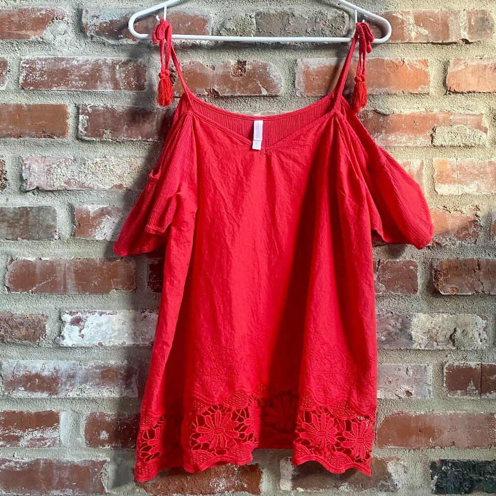 Xhilaration Women's Red Cold-Shoulder Top, size XL